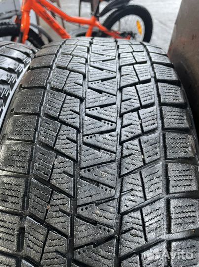 Bridgestone Blizzak DM-V1 225/55 R18