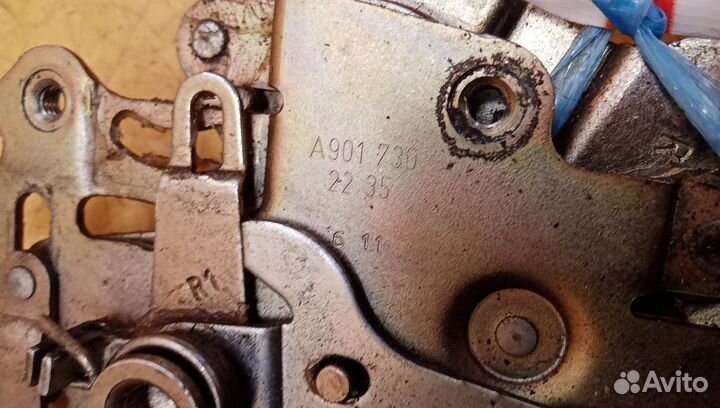 Замок двери задней правой Sprinter (901-905) /Spri
