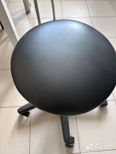 Стул для мастера парикмахера