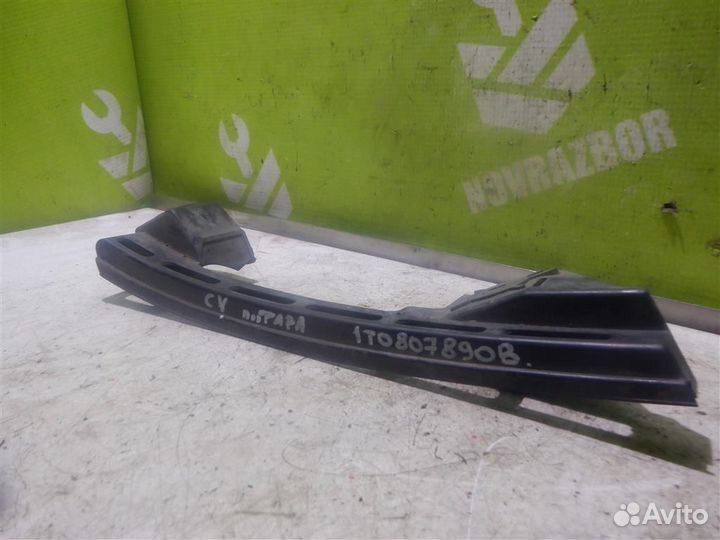 Направляющая переднего бампера правая Фольксваге