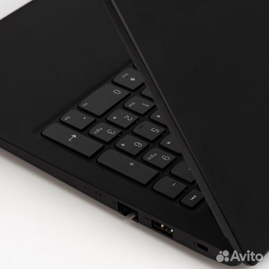 Ноутбук Lenovo V15 Corei3 4Гб 256Гб Win10Pro Сумка