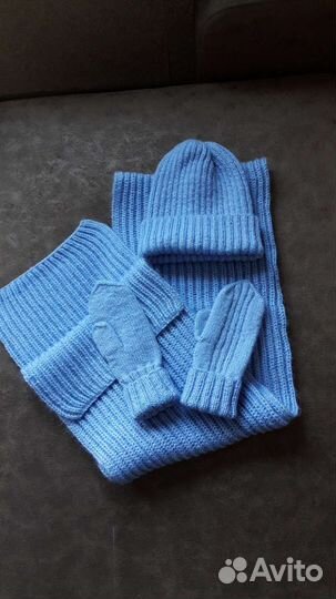 Комплект шапка, шарф и варежки