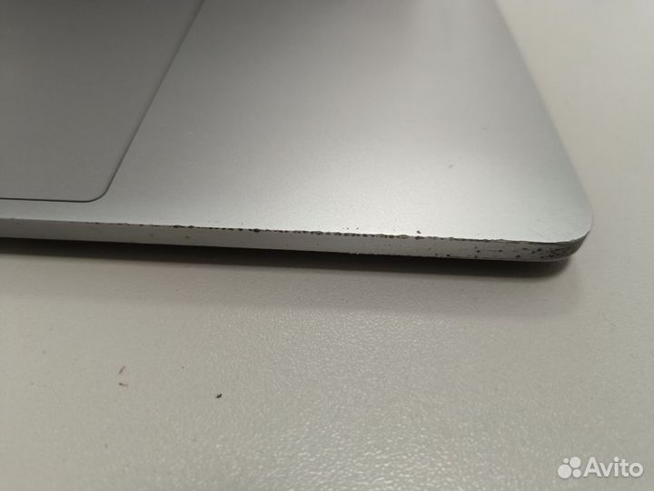 Apple MacBook Pro 15 (2018), 256 гб, Core i7, 2.2