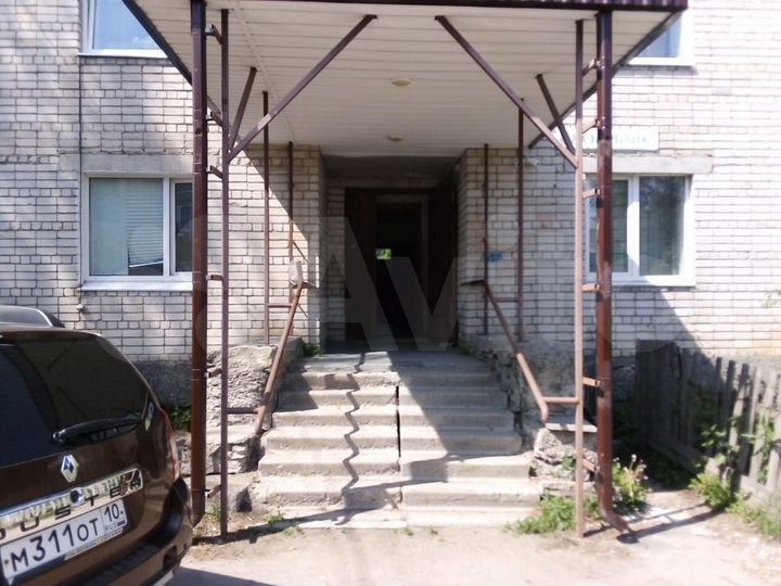 Комната 35 м² в 2-к., 2/2 эт.