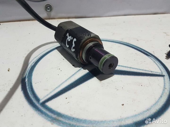 Клапан рулевого редуктора Мерседес W140