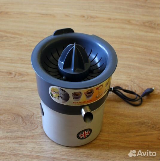 Комбинированная соковыжималка Kenwood JE900
