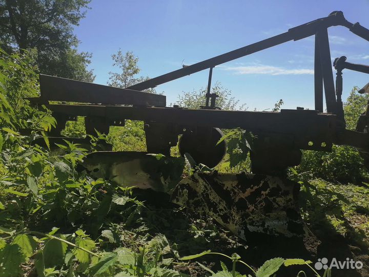 Плуг Почвомаш 3-5 корп. навесной (ПЛН-3(4, 5)-35), 2011