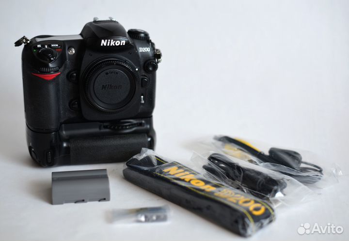 Цифровая фотокамера nikon D200