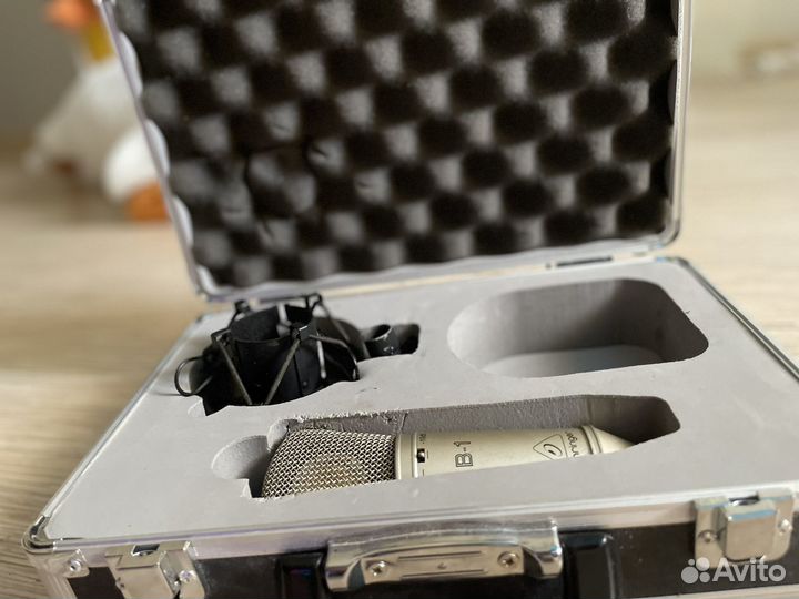 Микрофон behringer b1