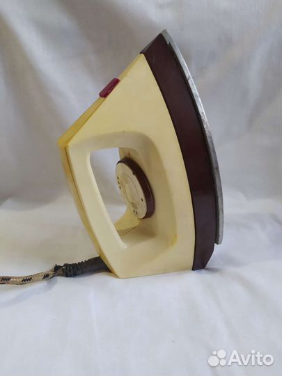 Электрический утюг СССР красный рабочий