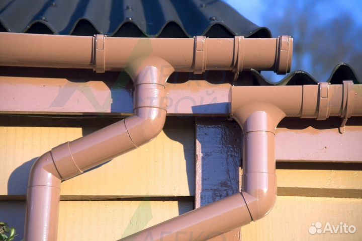 Желоб водосточной трубы