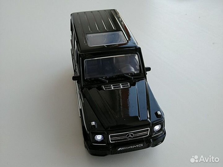 Модель марки Mercedes-Benz AMG G65