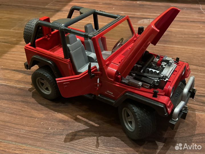 Модель Bruder Jeep Wrangler