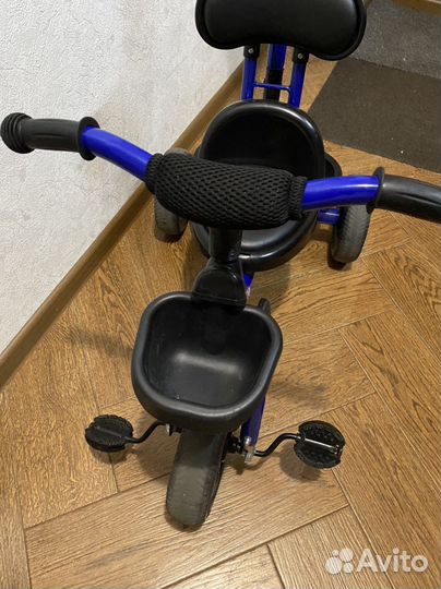 Детский велосипед трех колесный с ручкой