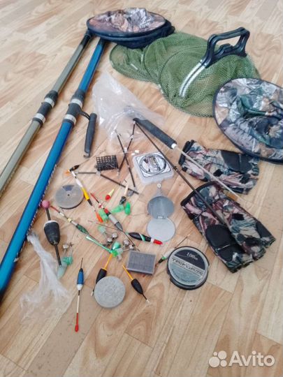 Рыболовные снасти + две летние удочки +1 зимняя