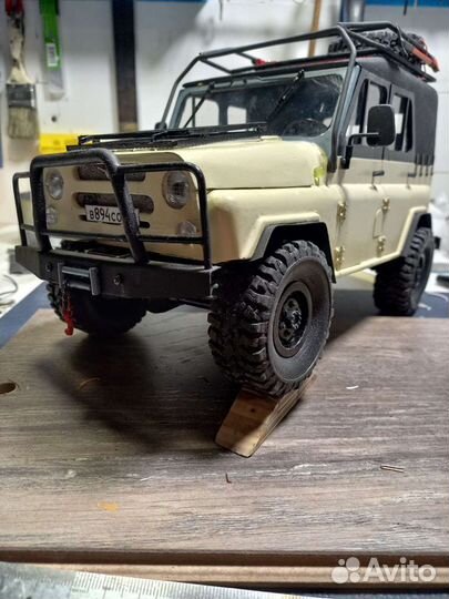 УАЗ 469 модель в масштабе 1:14 из пвх пластика