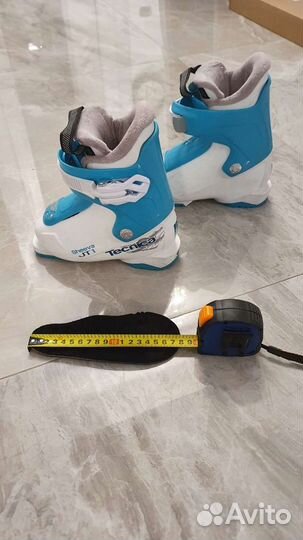 Горные лыжи и ботинки детские