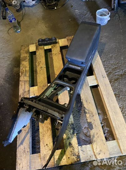 Подлокотник volkswagen passat B6