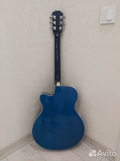 Акустическая гитара