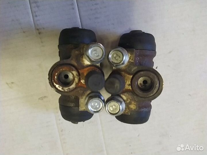 Задние тормозные цилиндры 3/4 MR129595