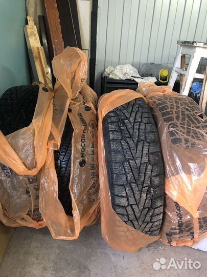 Roadstone Winguard Spike 225/65 R17