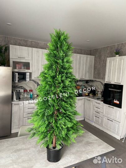 Искусственная туя