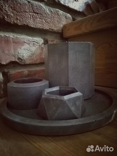 Кашпо бетонное круглое