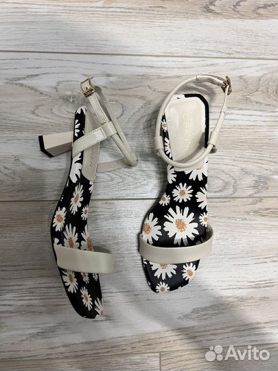 Босоножки женские 37 размер летние бело-черные