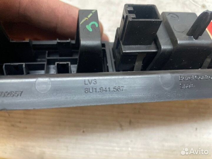 Блок дополнительных функций Audi Q3 8UB cczc 2013