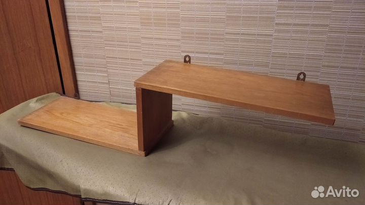 Полочка настенная деревянная