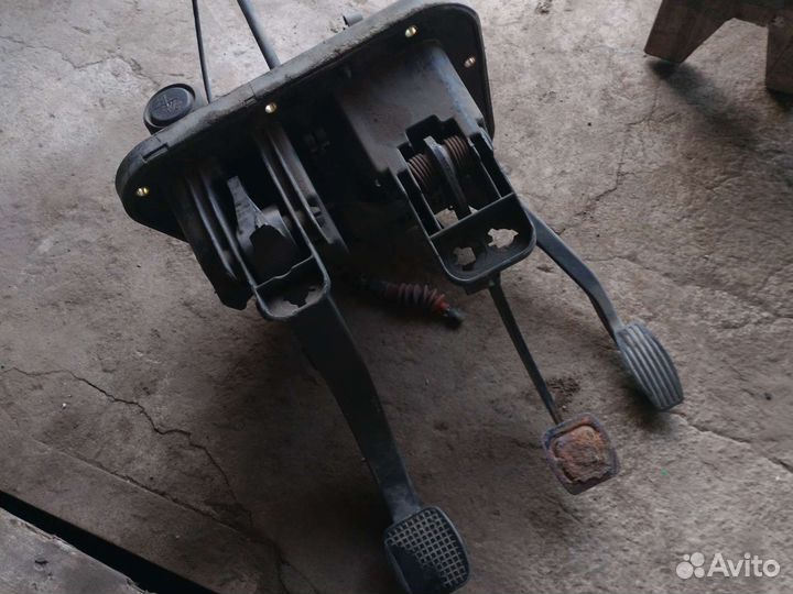 Педальный узел Ивеко Дейли 3