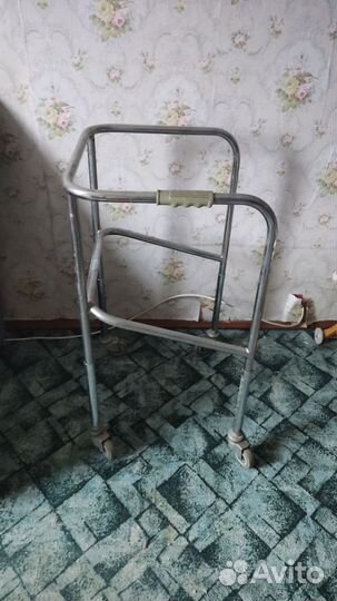 Ходунки для взрослых на колесах