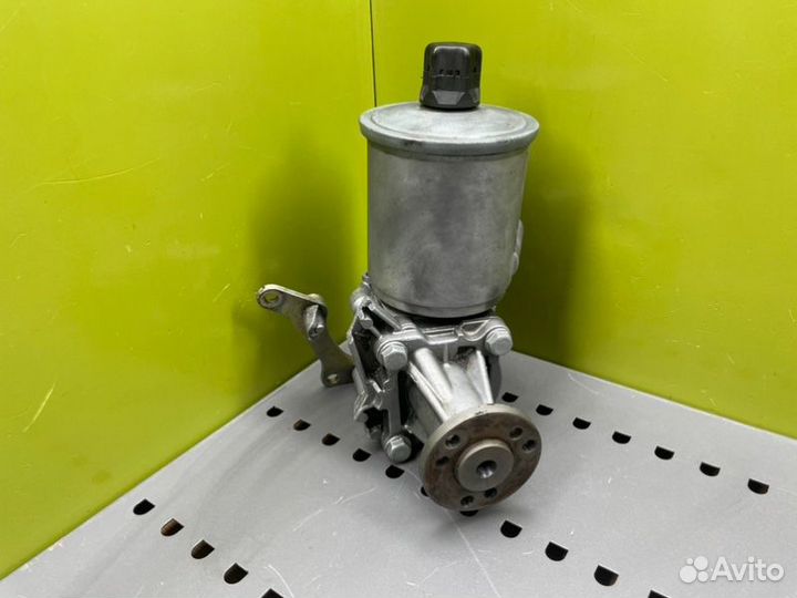 Насос гур Mercedes-Benz W124 M104 2.8 1993