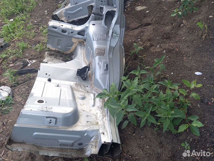 Форд фиеста задняя левая четверть, заднее крыло