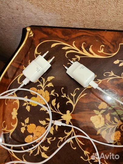 Зарядное устройство для телефона