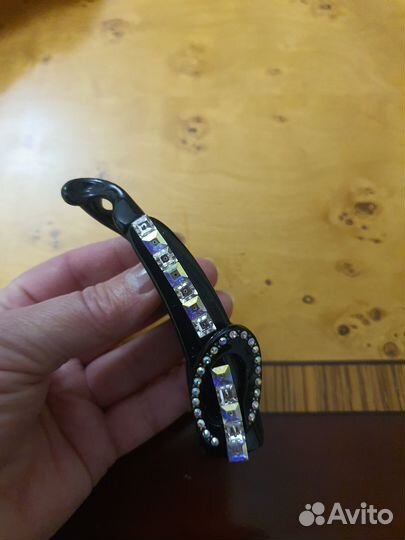 Заколка для волос со стразами