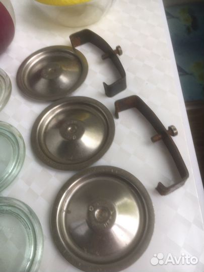 Крышки для банок и контейнеры