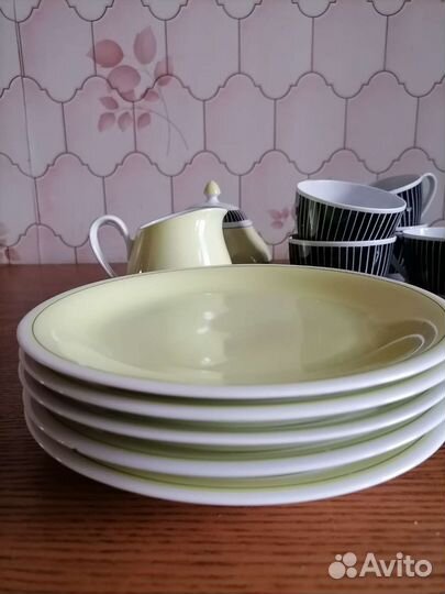 Отдельные предметы чайного сервиза