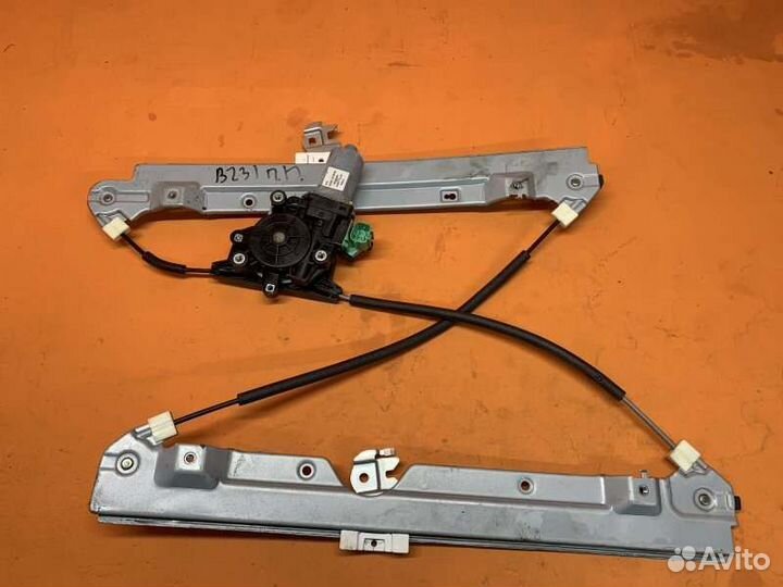 Стеклоподъемник двери передний правый Infiniti