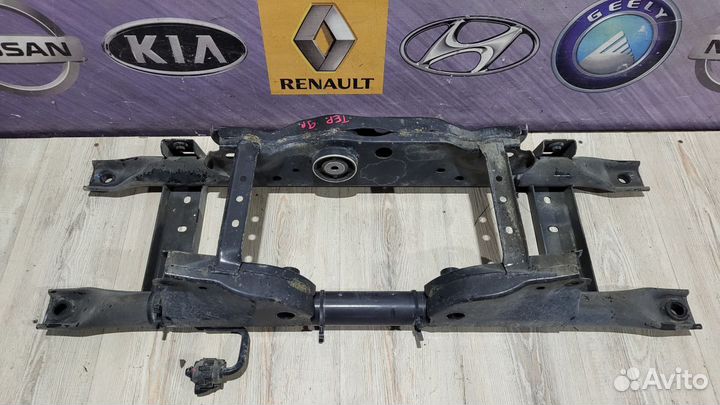 Балка подвески зад Nissan terrano D10