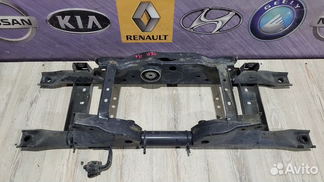 Балка подвески зад Nissan terrano D10