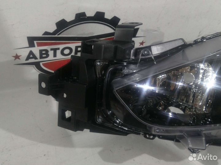 Фара левая новая mazda 3 bm галоген 16-19