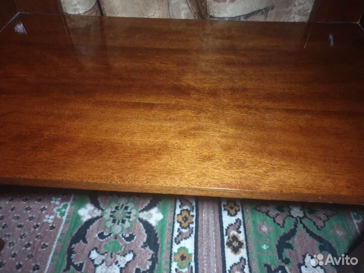 Стол журнальный полированный