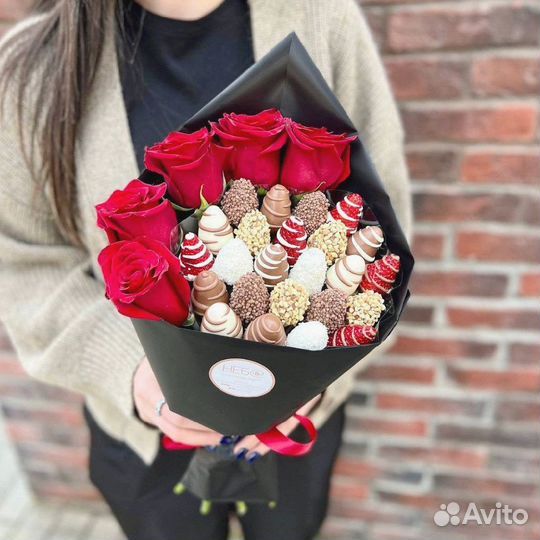 Букет из клубники в шоколаде в коробке Сердце