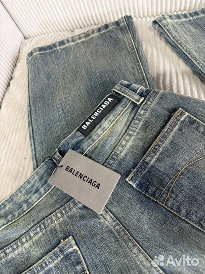 Крутые женские джинсы Balenciaga клеш (top)