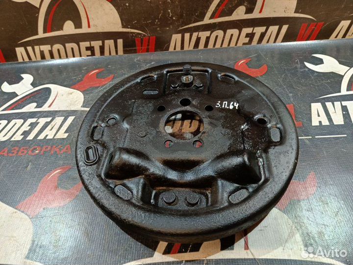 Пыльник тормозного барабана задний правый Skoda