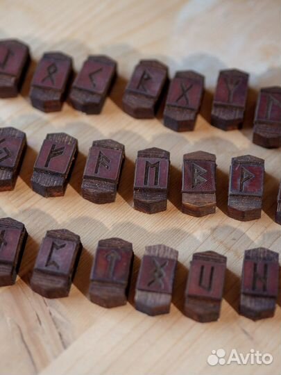 Скандинавские Руны Кожаные