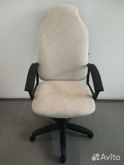 Компьютерное кресло, стул офисный