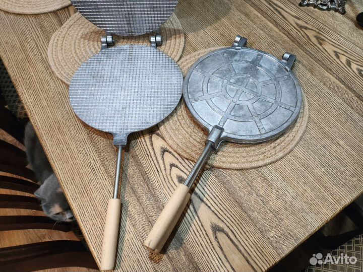 Вафельница новая