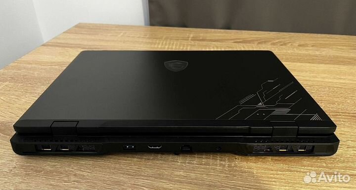 Игровой ноутбук MSI Crosshair